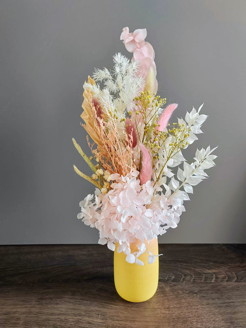 Soft pink flower dried preserved