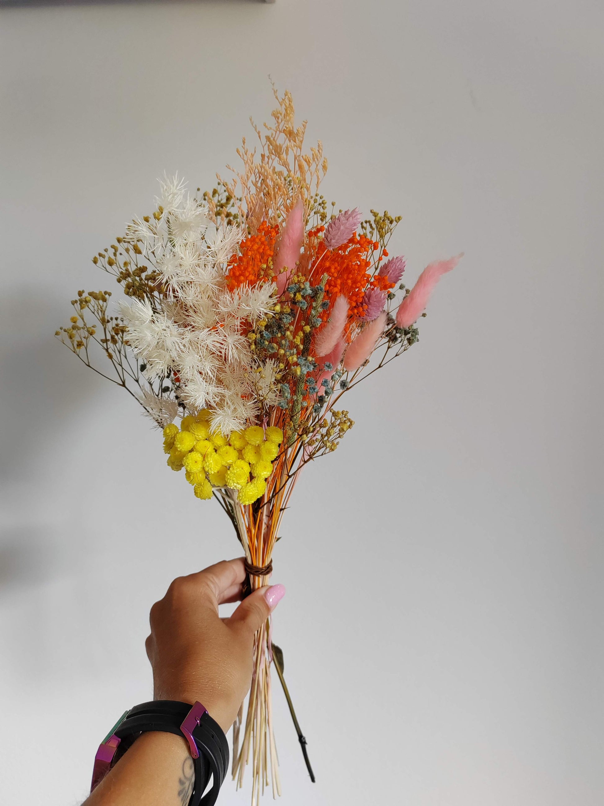 ramito de flores secas y preservadas