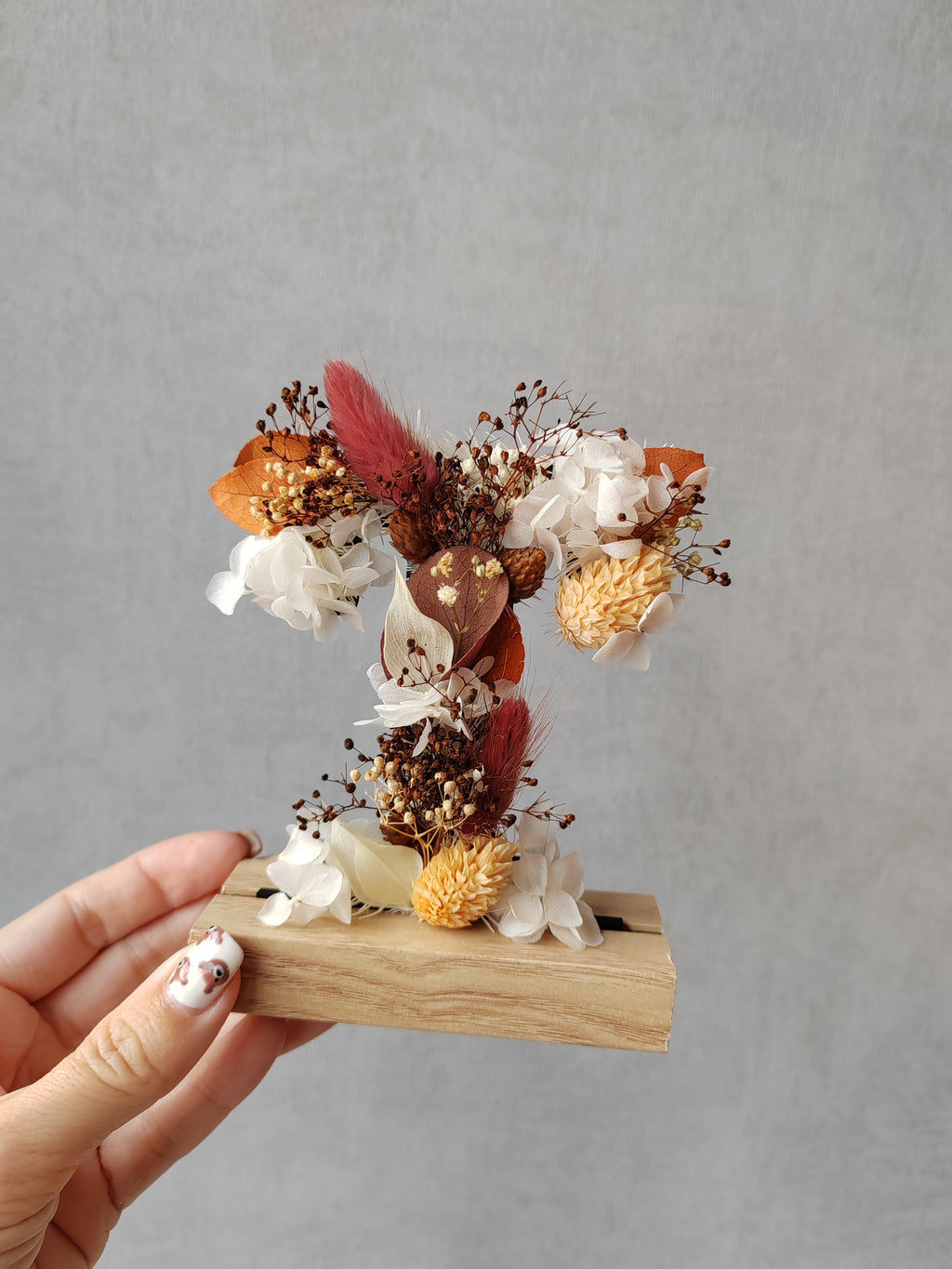 Mini letters with dried and preserved flowers