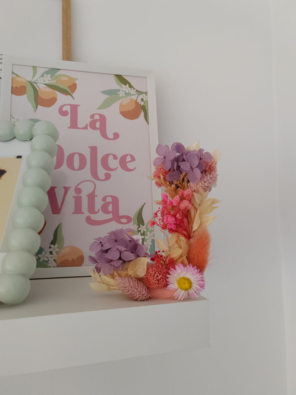 Mini letters with dried and preserved flowers