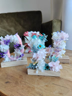 Mini letters with dried and preserved flowers