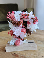 Mini letters with dried and preserved flowers