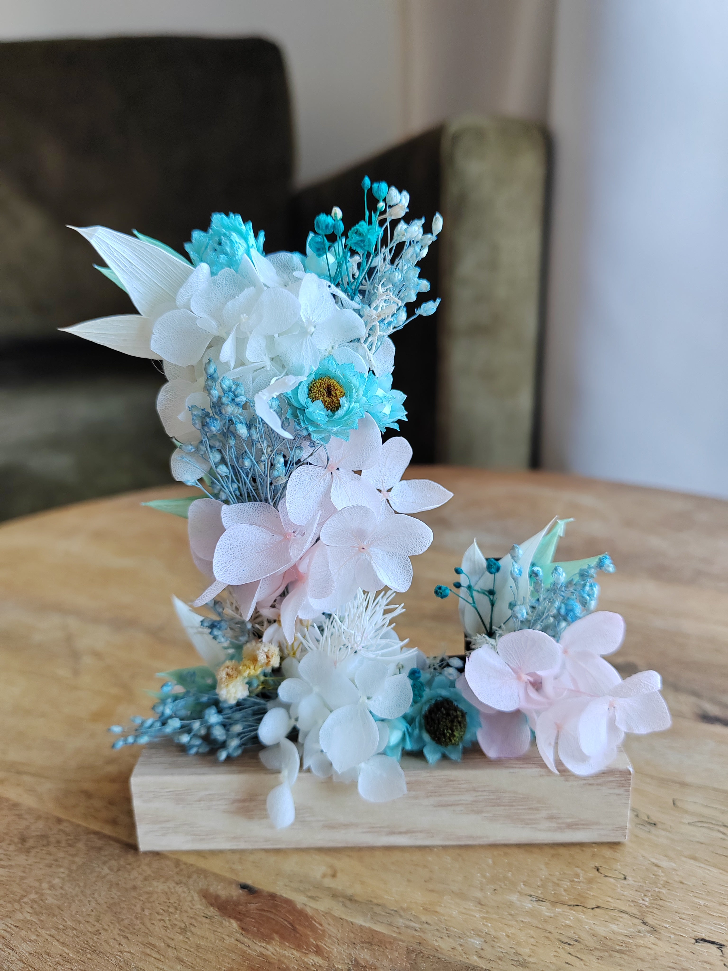 Letras mini de flores secas y preservadas