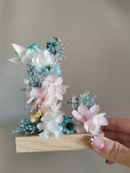 Mini letters with dried and preserved flowers